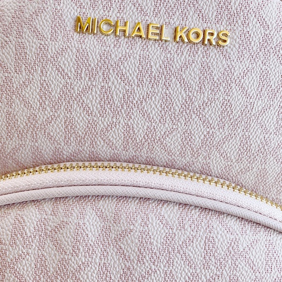 Gaby’sBags👜💕-NWTZ Michael Kors Backpack flowers - Picture 8 of 8